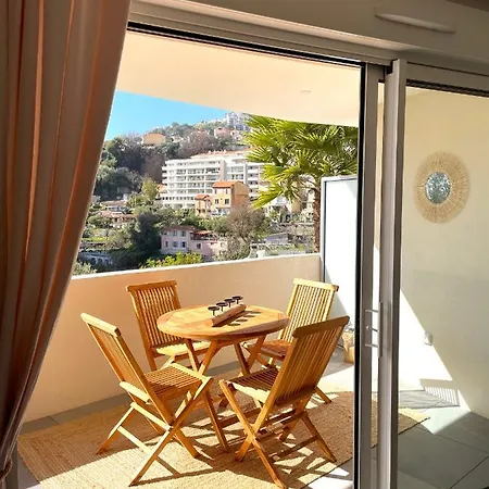 Luxueux Neuf - Frontiere - Piscine - Parking Prive Apartment