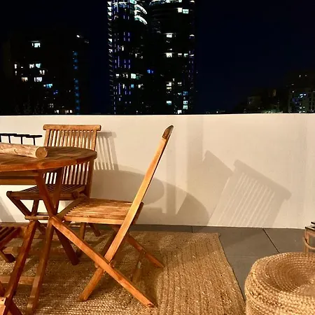 Luxueux Neuf - Frontiere - Piscine - Parking Prive