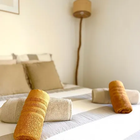 Luxueux Neuf - Frontiere - Piscine - Parking Prive *