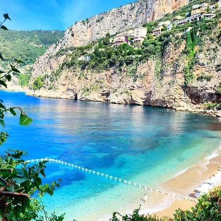 Luxueux Neuf - Frontiere - Piscine - Parking Prive